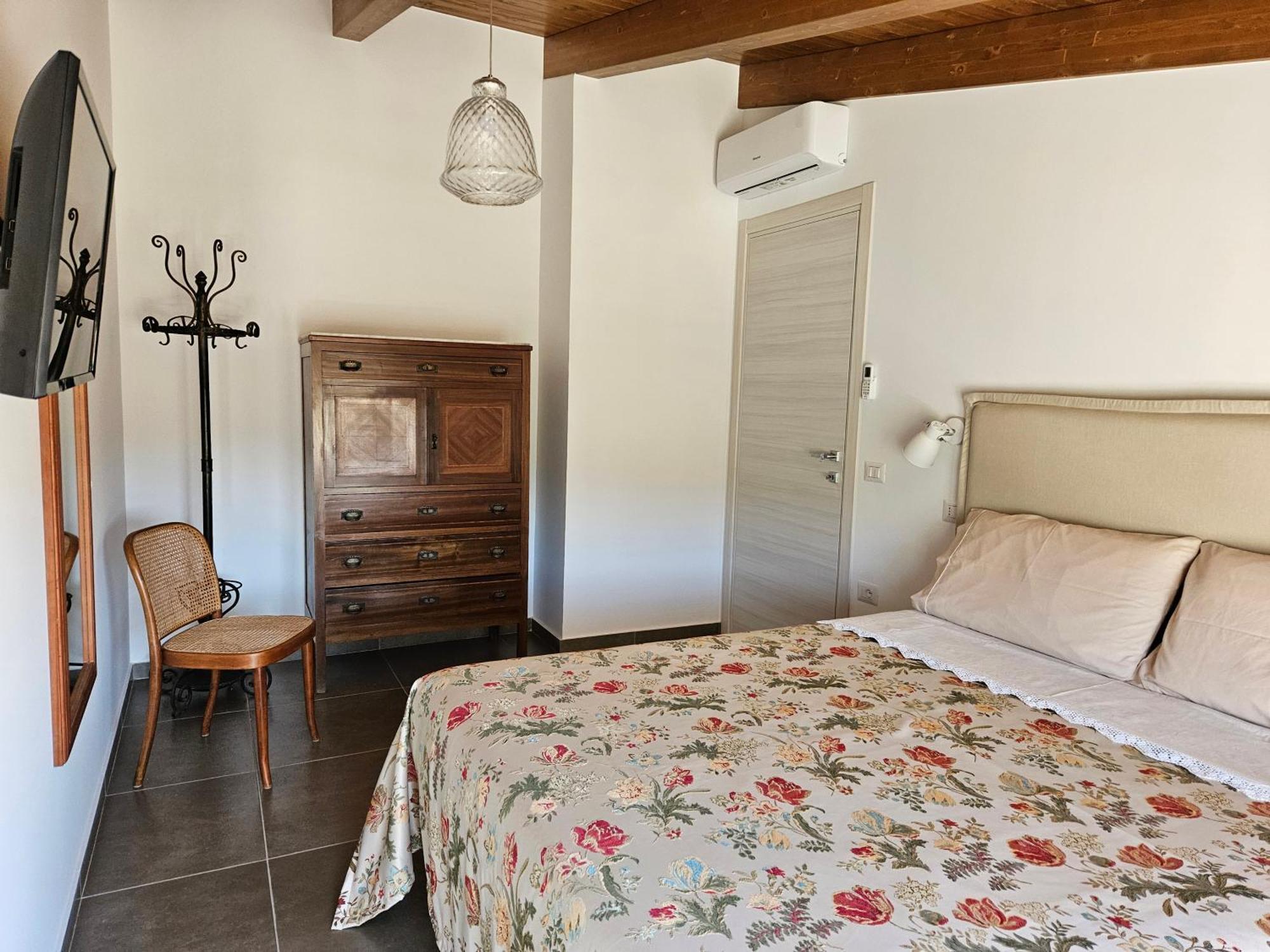 Le Bisceglie Guest House Albanella Екстериор снимка